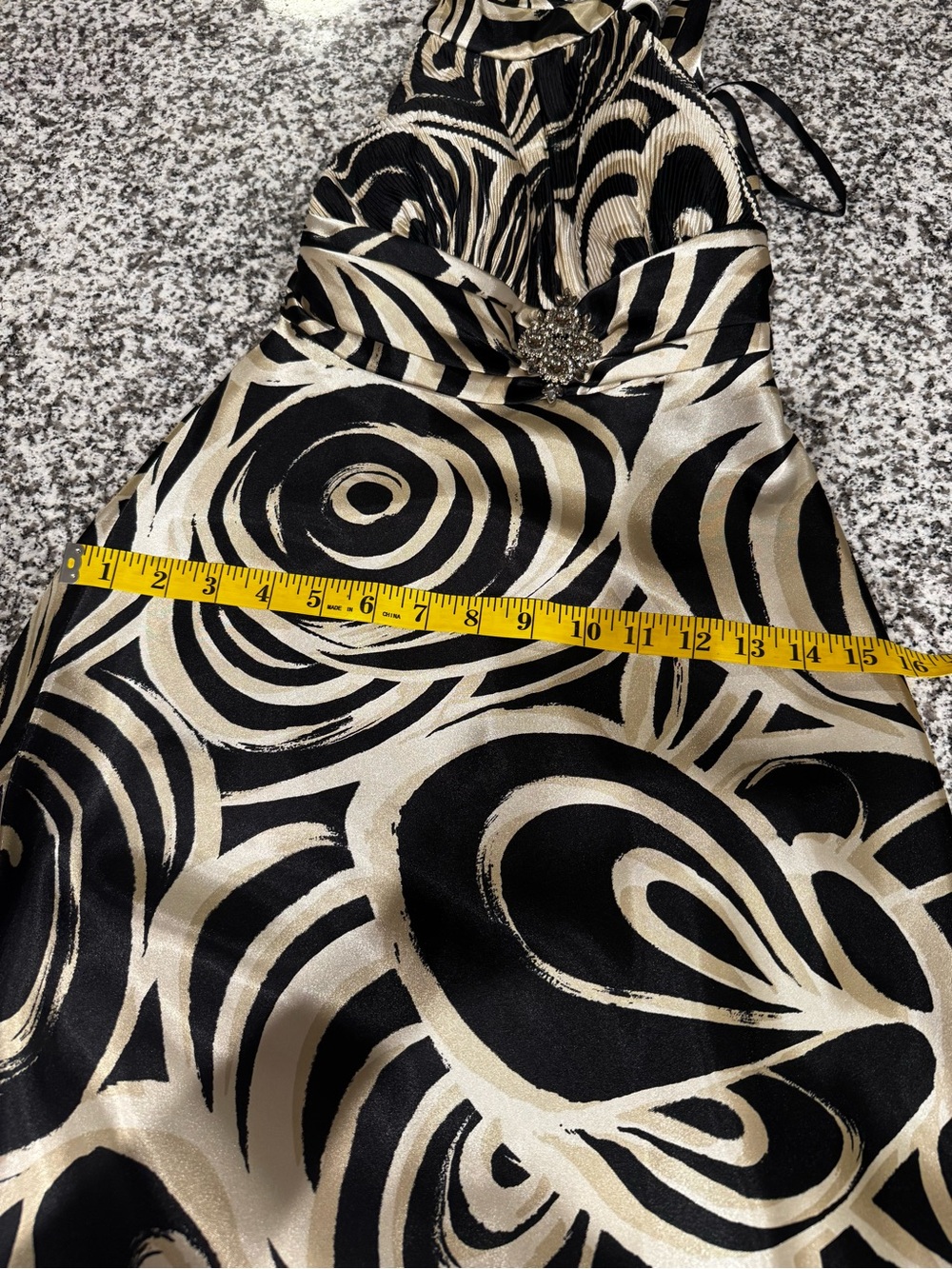 Vintage Cache Y2K Prom Black and Gold Halter Maxi Dress with Swirl Motif Size 2 - Picture 7 of 13